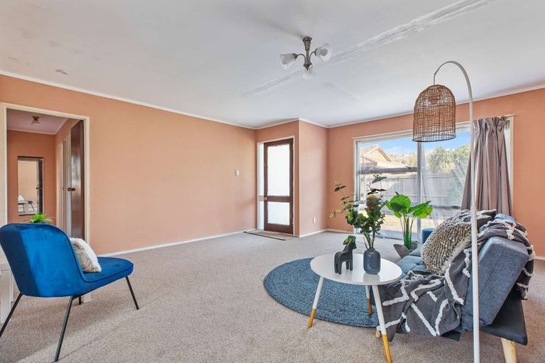 Photo of property in 2/17 Berwyn Avenue, Takanini, 2112