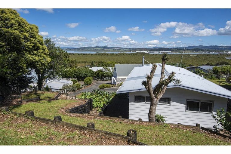 Photo of property in 33 Raumati Crescent, Onerahi, Whangarei, 0110