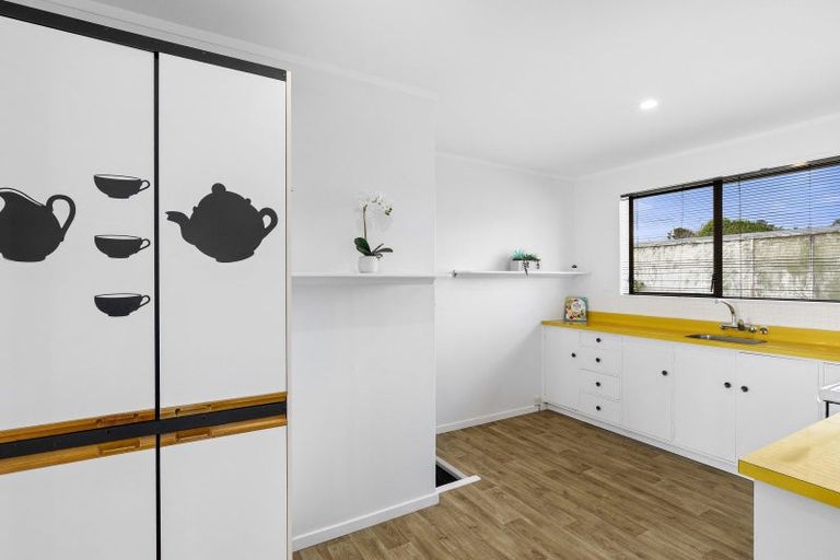 Photo of property in 1/21 Roband Crescent, Brown Owl, Upper Hutt, 5018