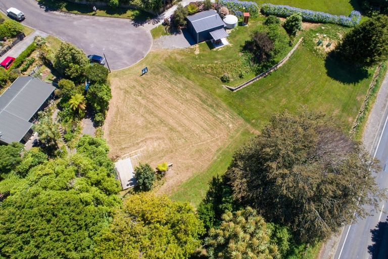 Photo of property in 12 Hau Whiti Place, Kimbolton, 4774