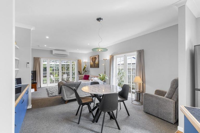 Photo of property in 22 Kingswood Street, Takaro, Palmerston North, 4412