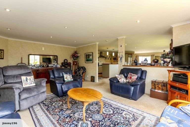 Photo of property in 1 Orlando Close, Frankleigh Park, New Plymouth, 4310