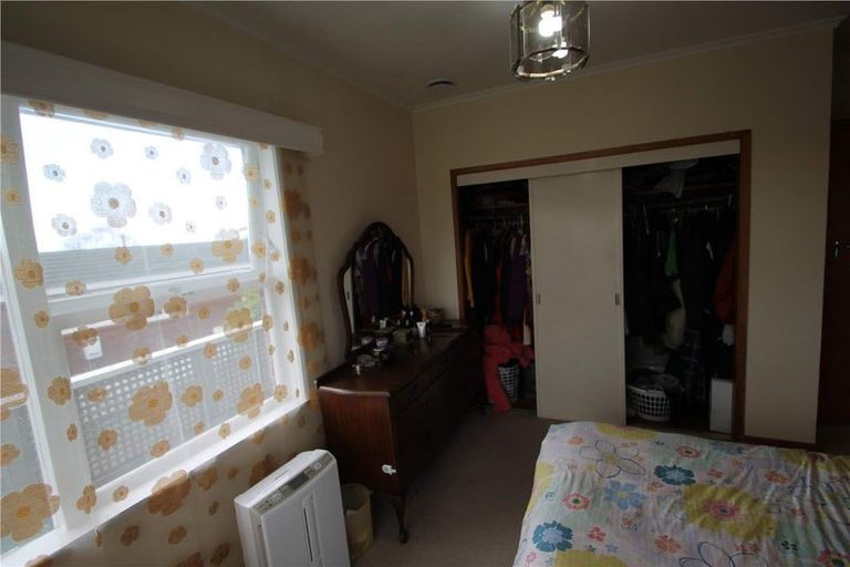 Photo of property in 50 Marlborough Avenue, Glenfield, Auckland, 0629