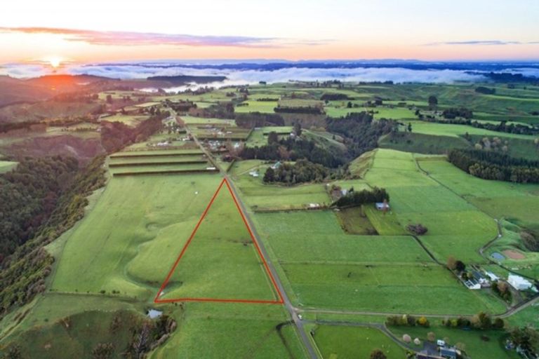 Photo of property in Campbell Road, Brunswick, 4571