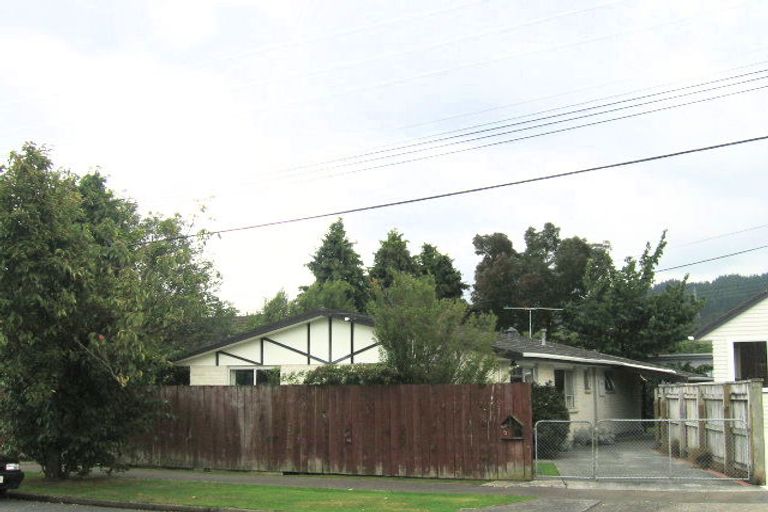 Photo of property in 73 Fraser Crescent, Elderslea, Upper Hutt, 5018