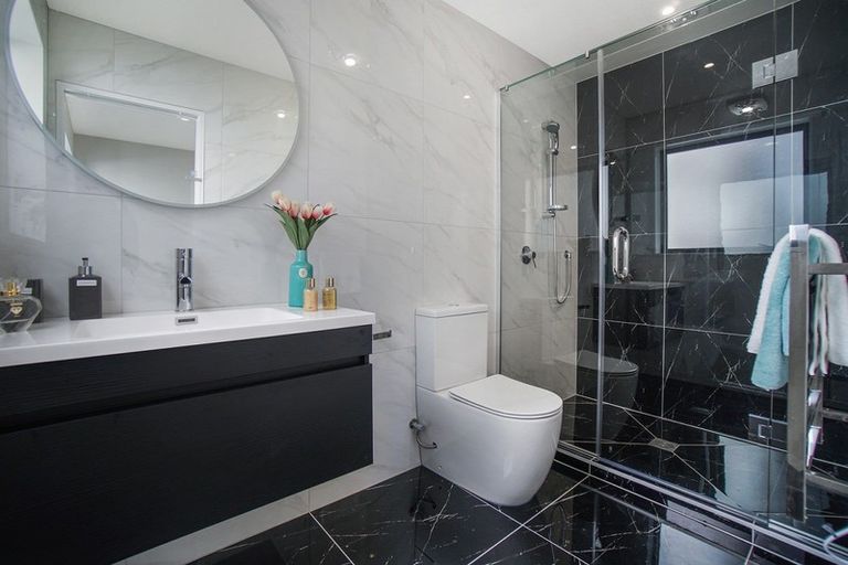 Photo of property in 2 Laquinta Place, Flat Bush, Auckland, 2019