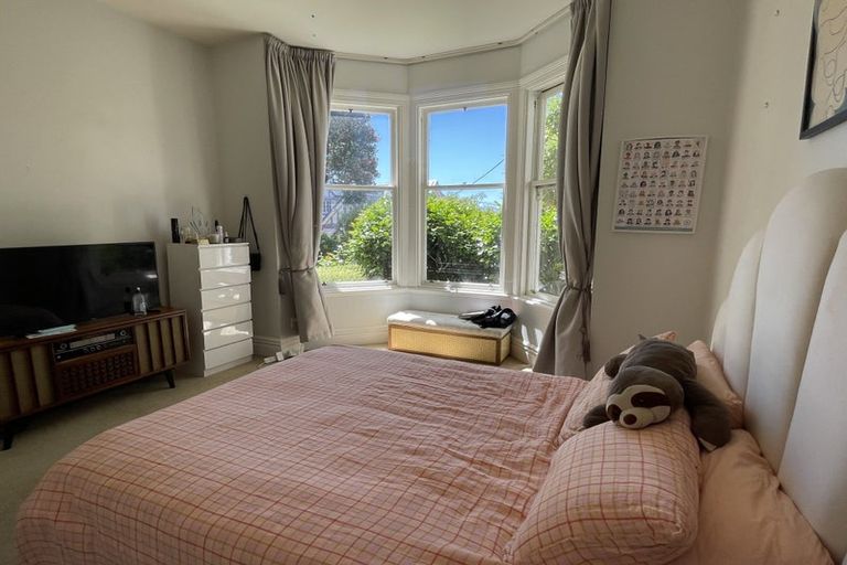 Photo of property in 16 Talavera Terrace, Kelburn, Wellington, 6012