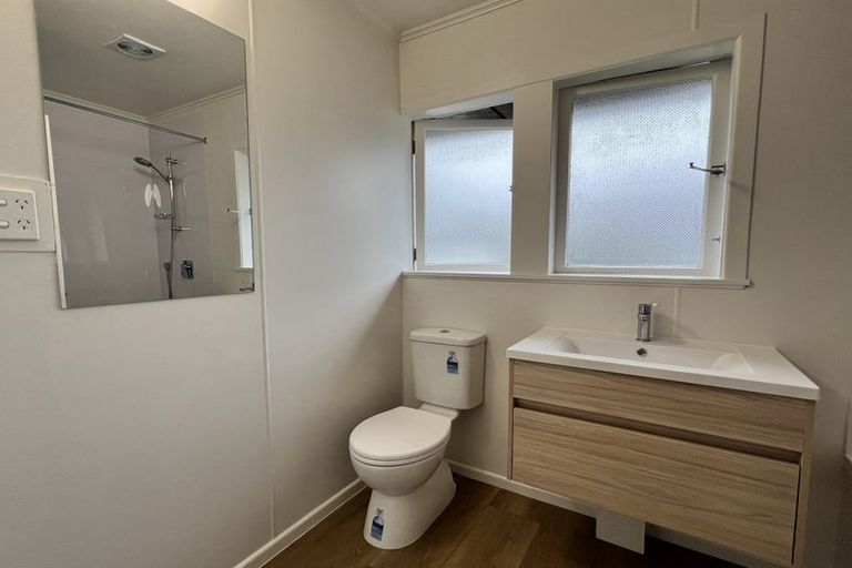 Photo of property in 4 Blenheim Street, Glenfield, Auckland, 0629