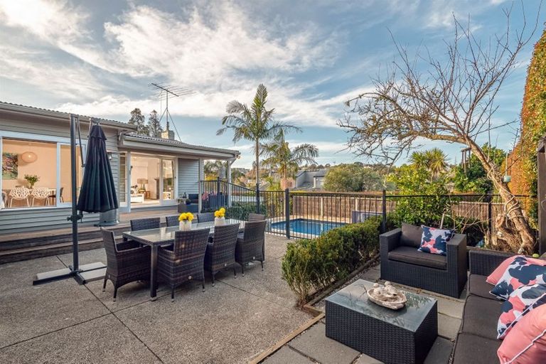 Photo of property in 2 Aotearoa Terrace, Murrays Bay, Auckland, 0630