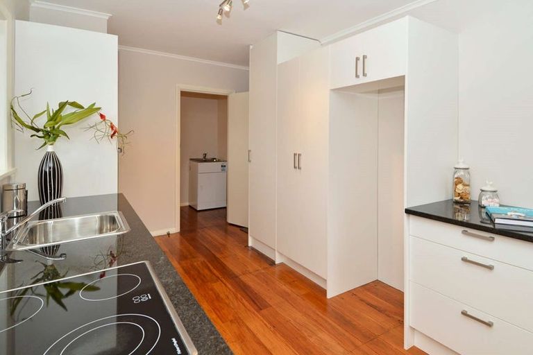 Photo of property in 10 Rollerson Street, Papakura, 2110