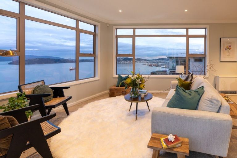 Photo of property in 118a Nicholson Road, Khandallah, Wellington, 6035