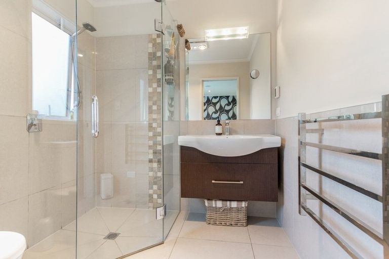 Photo of property in 14 Karoola Place, Havelock North, 4130