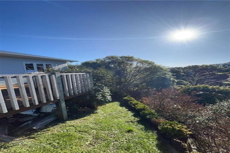 Photo of property in 41 Farm Road, Northland, Wellington, 6012