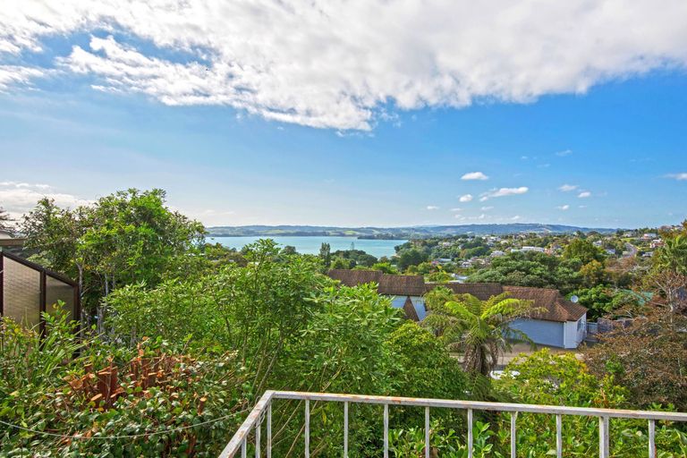 Photo of property in 6 Fenton Terrace, Cockle Bay, Auckland, 2014