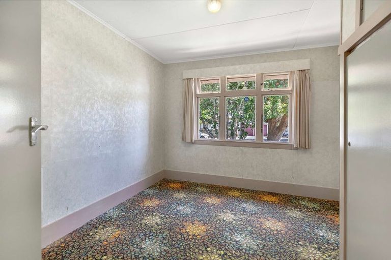 Photo of property in 2 Caius Avenue, Gonville, Whanganui, 4501