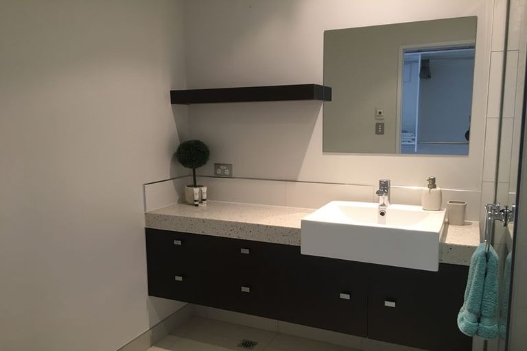 Photo of property in 10/30 London Quay, Picton, 7220