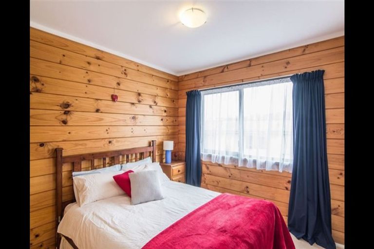 Photo of property in 6 Tatum Way, Johnsonville, Wellington, 6037