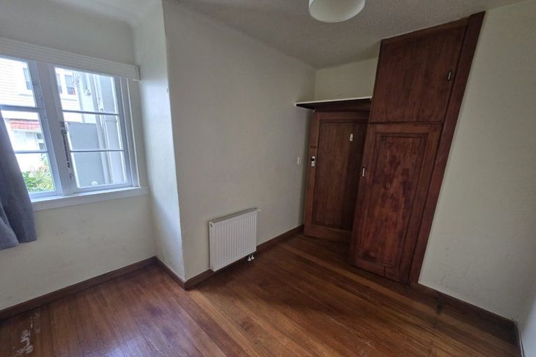 Photo of property in San Marino Apartments, 2/4 Oak Park Avenue, Te Aro, Wellington, 6011
