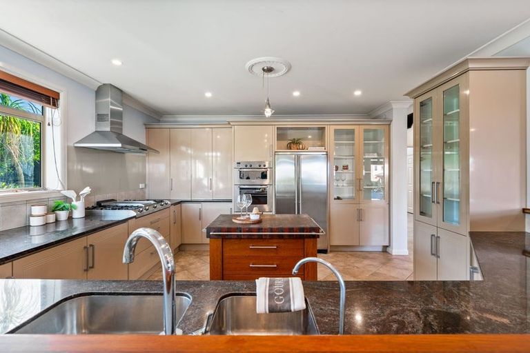 Photo of property in 30 Waikura Drive, Te Atatu Peninsula, Auckland, 0610