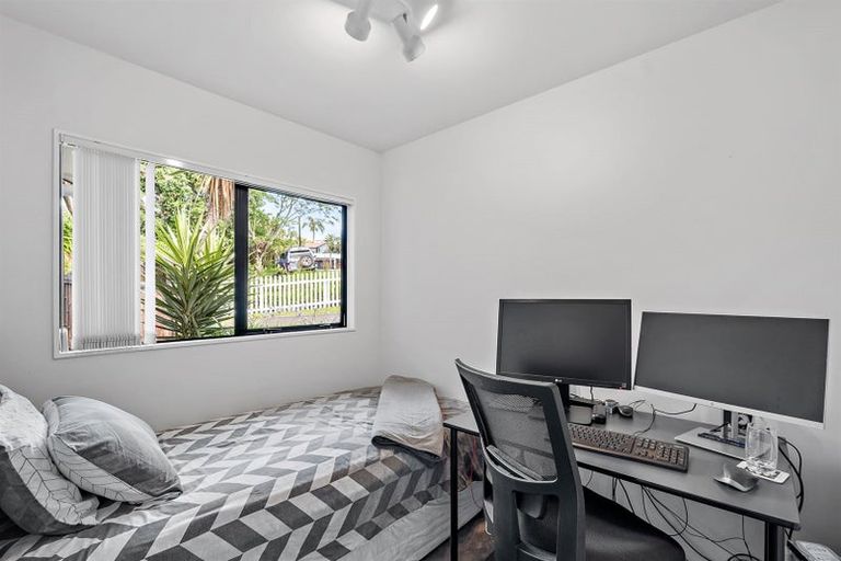 Photo of property in 8 Emlyn Place, Torbay, Auckland, 0630