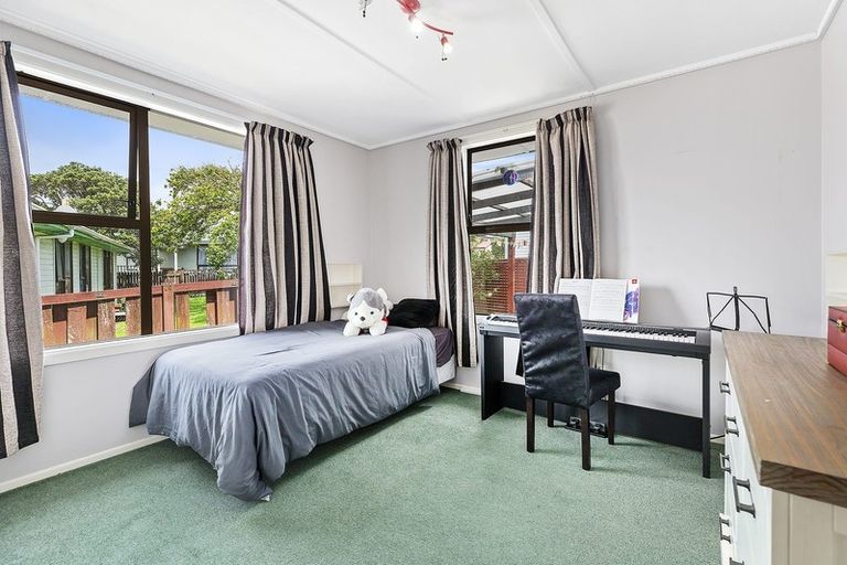 Photo of property in 26 Waiuta Street, Titahi Bay, Porirua, 5022