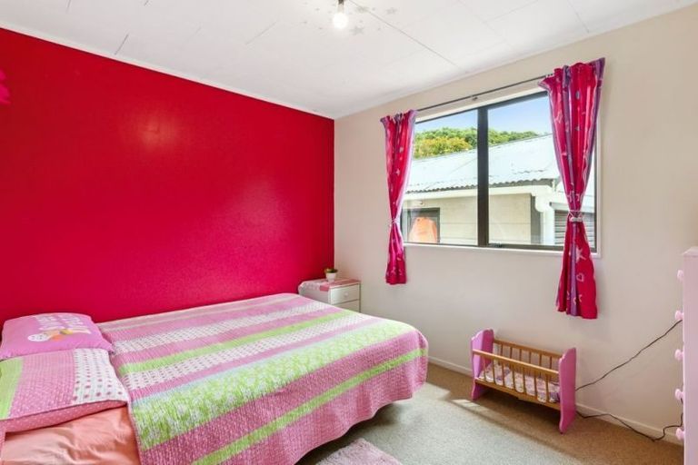 Photo of property in 25 Hookway Grove, Paraparaumu, 5032