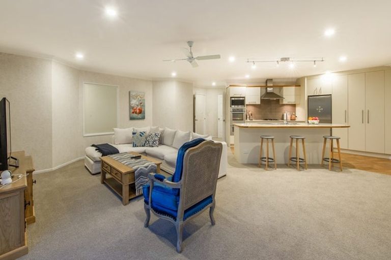 Photo of property in 8 Caldbeck Rise, Northpark, Auckland, 2013