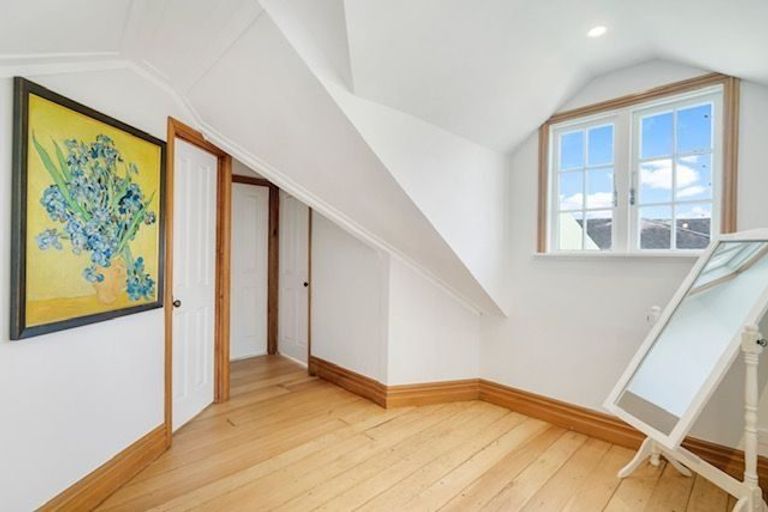 Photo of property in 28 Rangatira Road, Birkenhead, Auckland, 0626