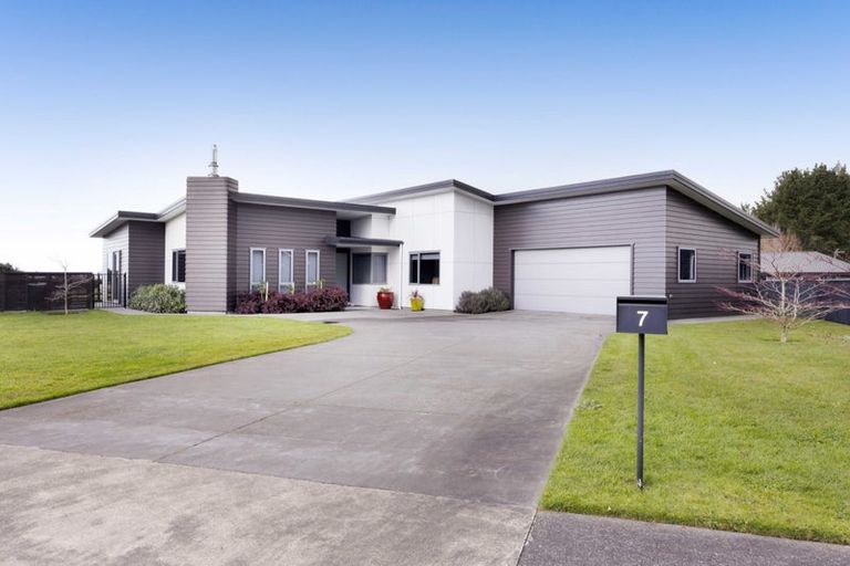 Photo of property in 7 Mercade Close, Stratford, 4332