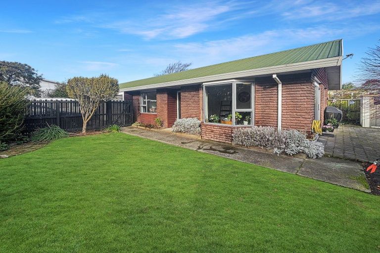 Photo of property in 2/68 Somerfield Street, Somerfield, Christchurch, 8024