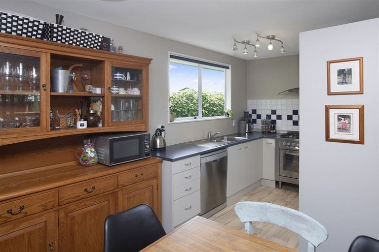 Photo of property in 87 Olliviers Road, Phillipstown, Christchurch, 8011