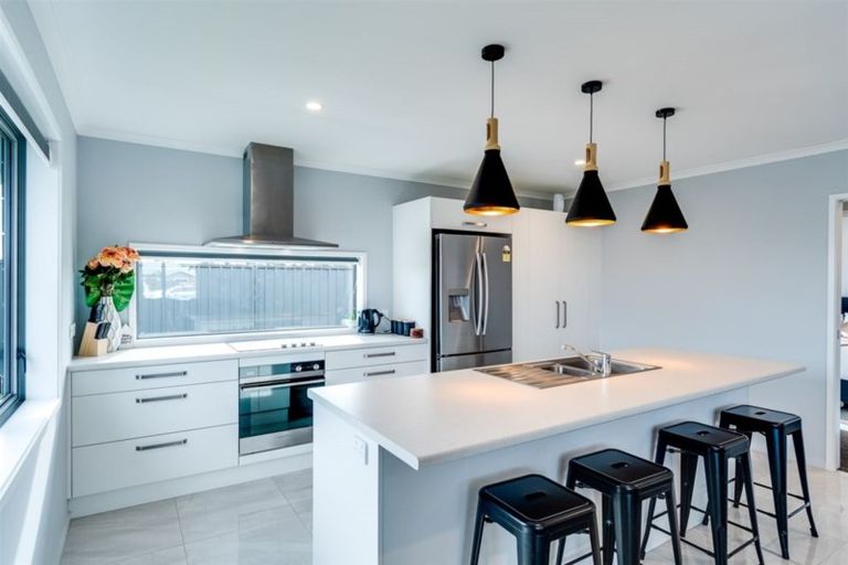 Photo of property in 24 Hurunui Drive, Te Awa, Napier, 4110