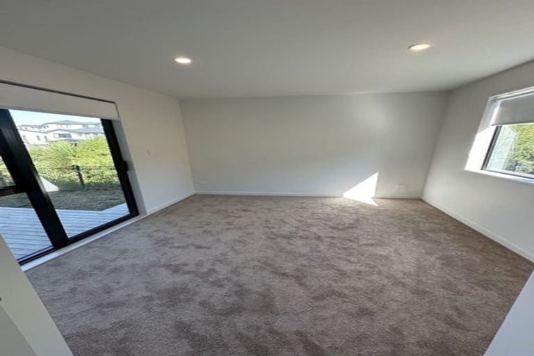 Photo of property in 20 Baumea Rise, Massey, Auckland, 0614