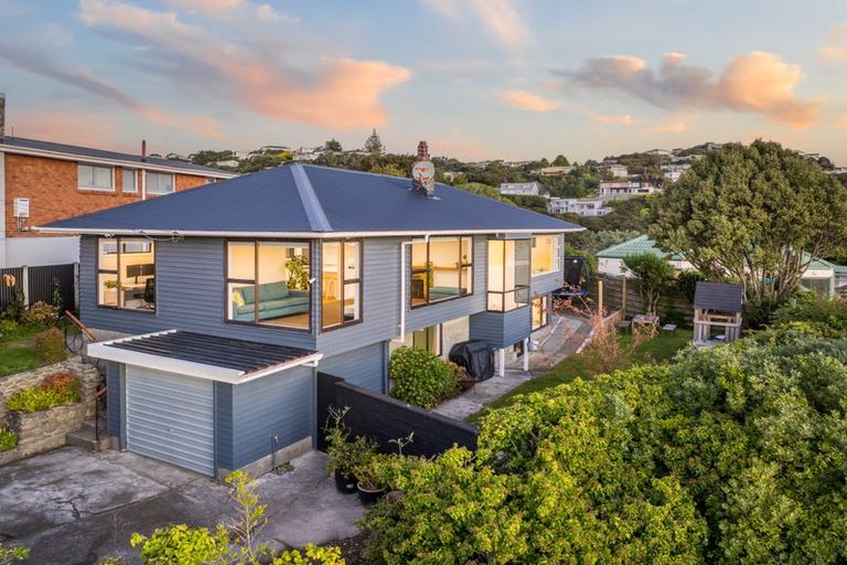 Photo of property in 47 Kiriwai Road, Paremata, Porirua, 5024