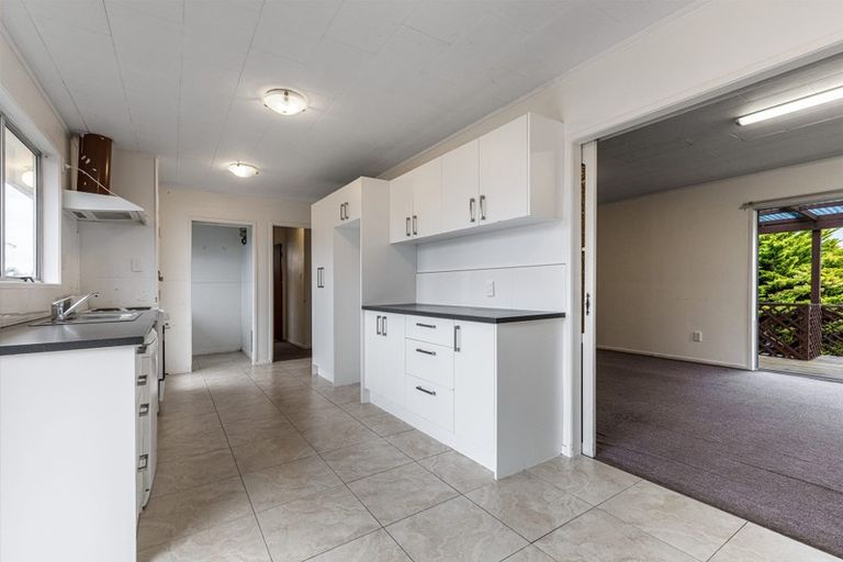 Photo of property in 58 Archmillen Avenue, Pakuranga Heights, Auckland, 2010