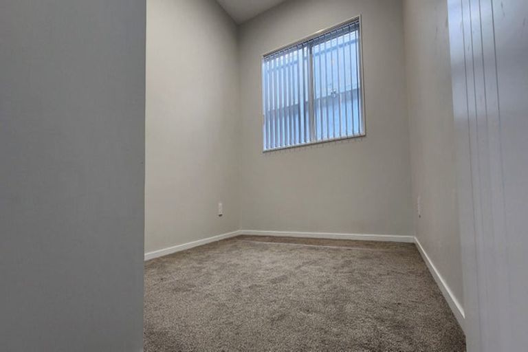 Photo of property in 27 Matakohe Road, Westgate, Auckland, 0814