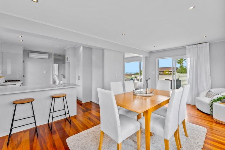 Photo of property in 1/30 Montgomery Avenue, Rothesay Bay, Auckland, 0630