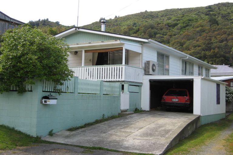 Photo of property in 15 Hampden Street, Picton, 7220