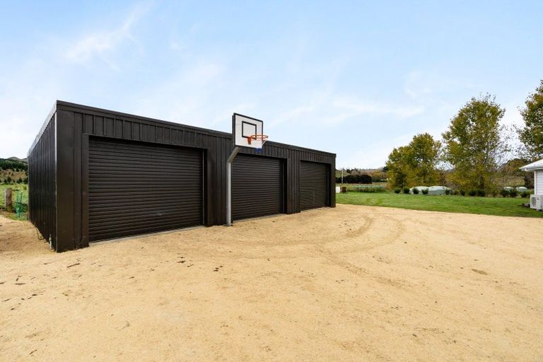 Photo of property in 2506 Kahuranaki Road, Elsthorpe, Havelock North, 4295