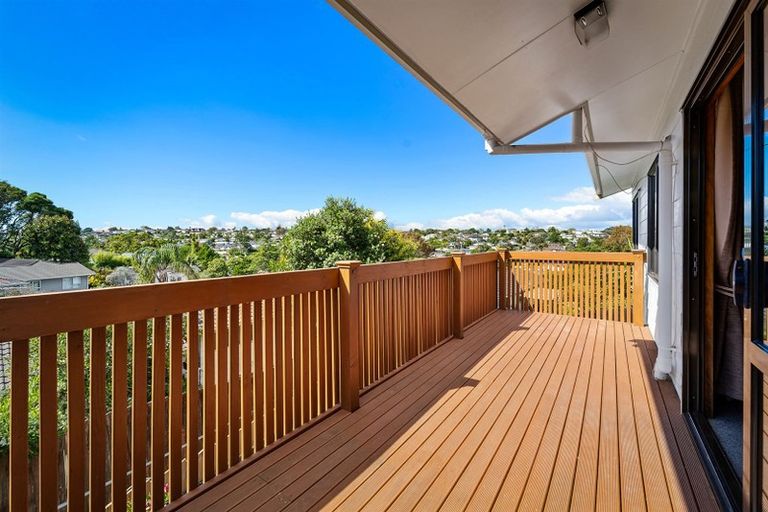 Photo of property in 2/18 Clensmore Place, Torbay, Auckland, 0630