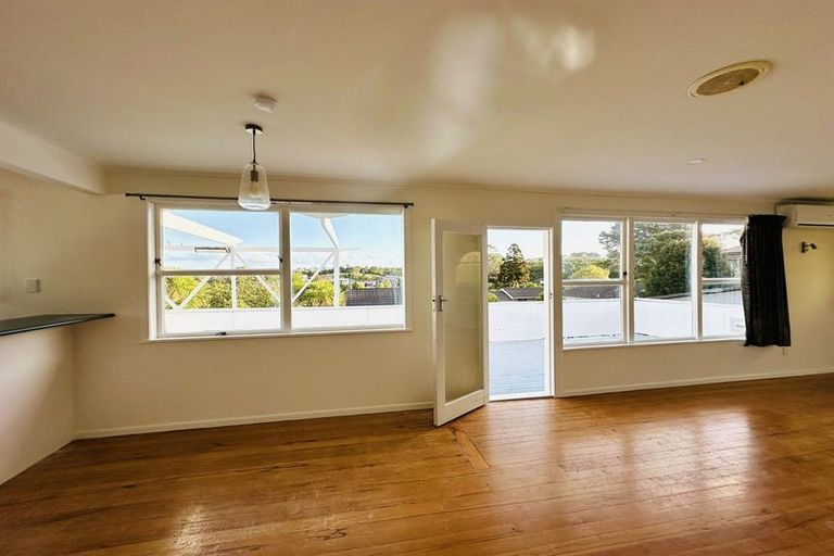 Photo of property in 29 Sycamore Drive, Sunnynook, Auckland, 0620