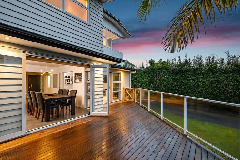 Photo of property in 114a Tiroroa Avenue, Te Atatu South, Auckland, 0610