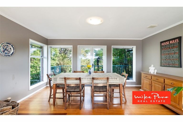 Photo of property in 24 Arama Avenue, Titirangi, Auckland, 0604