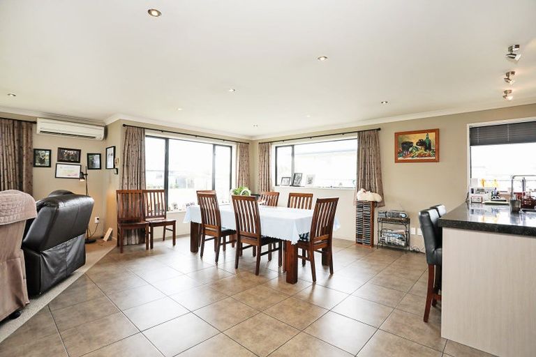 Photo of property in 18 Mauchline Street, Wallacetown, 9816