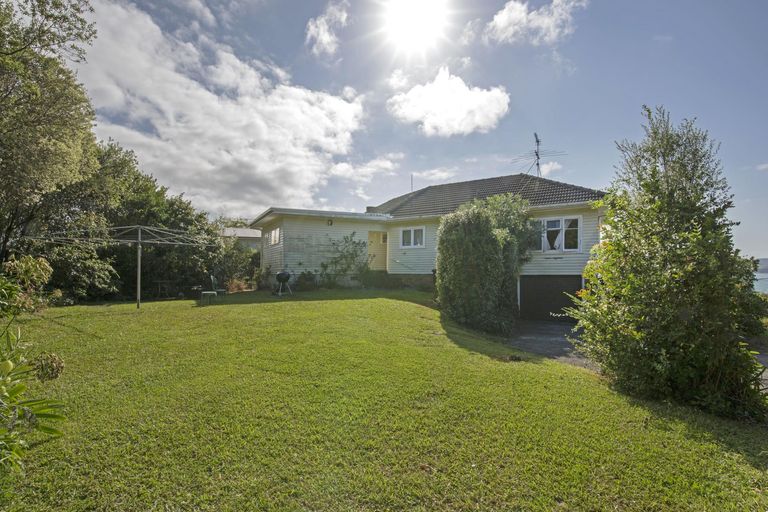 Photo of property in 6 Fenton Terrace, Cockle Bay, Auckland, 2014