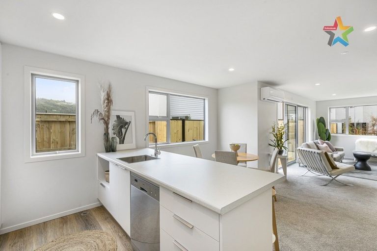 Photo of property in 7 Mcgrath Way, Taita, Lower Hutt, 5011