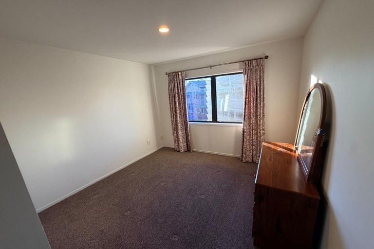 Photo of property in 8/36 West Coast Road, Glen Eden, Auckland, 0602