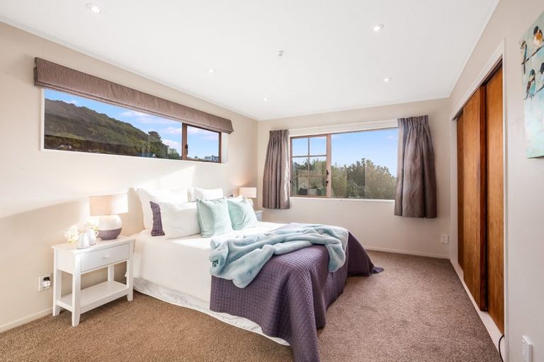 Photo of property in 17 Leeward Drive, Whitby, Porirua, 5024