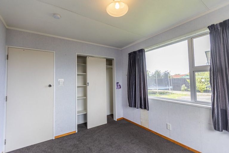 Photo of property in 17 John F Kennedy Drive, Milson, Palmerston North, 4414
