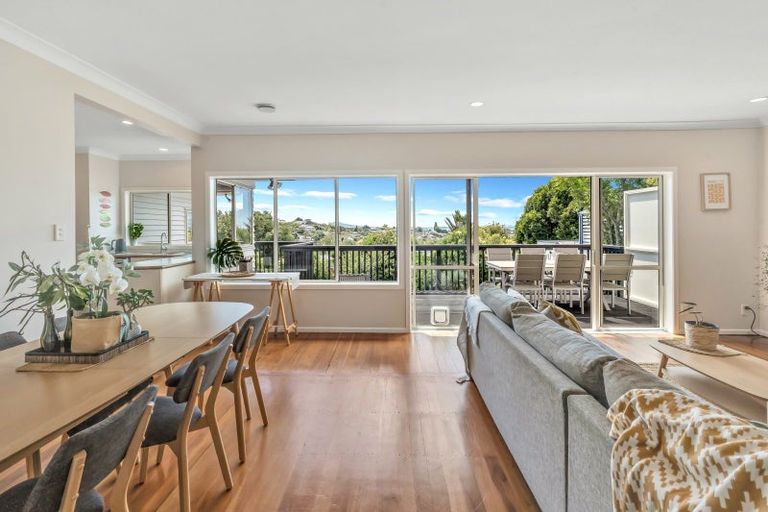 Photo of property in 35 Ridge Road, Howick, Auckland, 2014